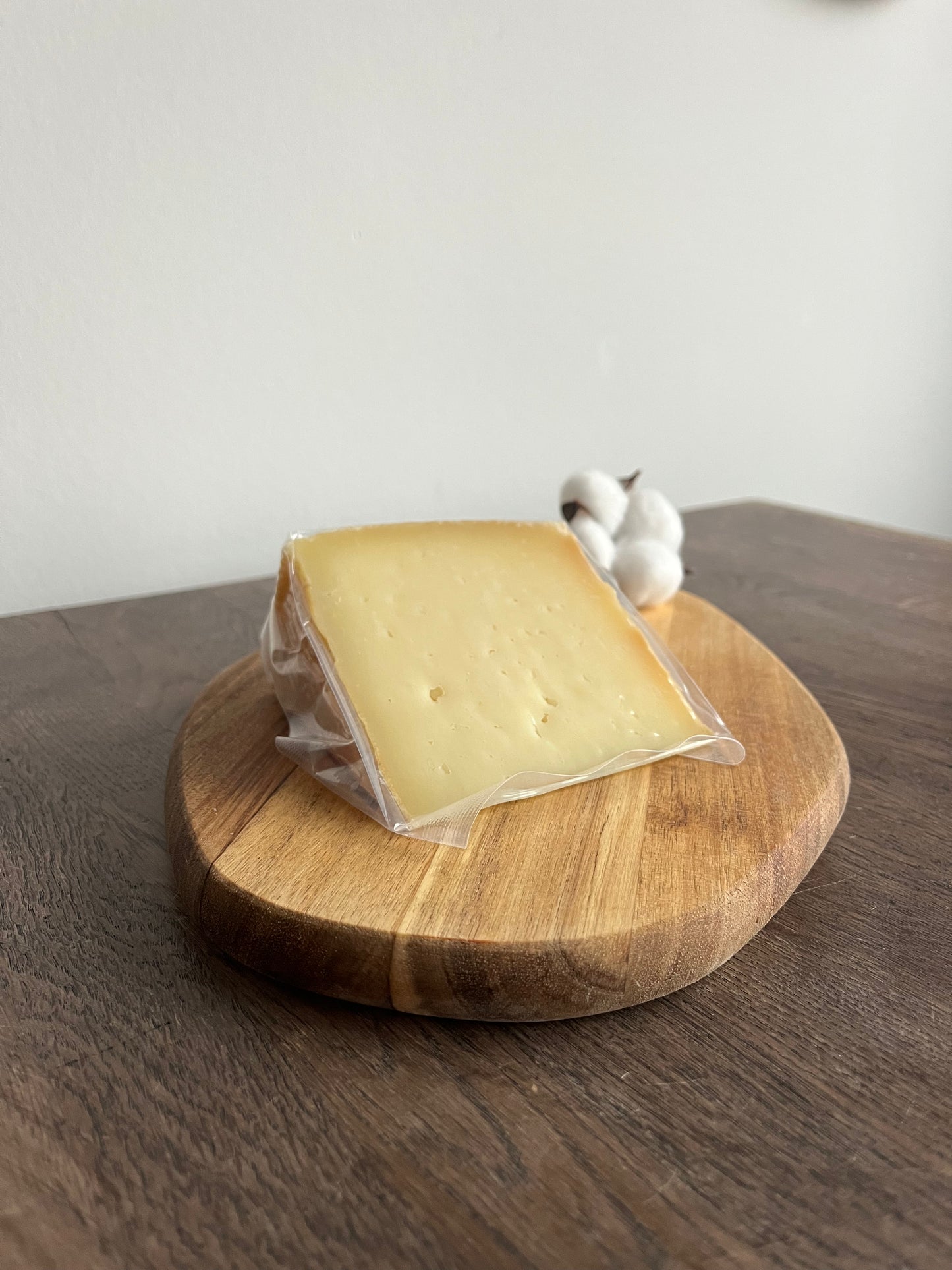Semi-aged Manchego cheese DOP "La Desica" | 3 months (250g)