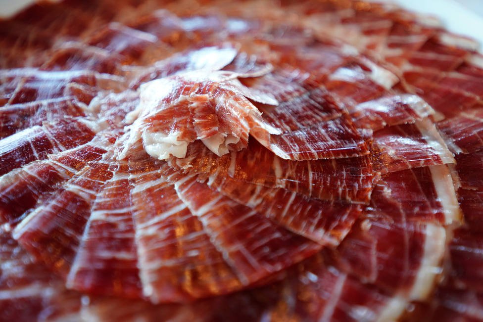 Hvad er iberisk skinke? Guide til ægte sortfodsskinke fra Spanien - Aroma Ibérico